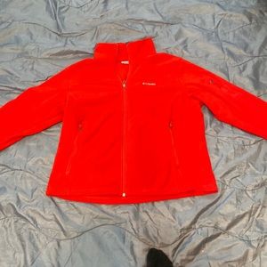 Columbia jacket red with 2side pockets on the belly and pocket on the left arm